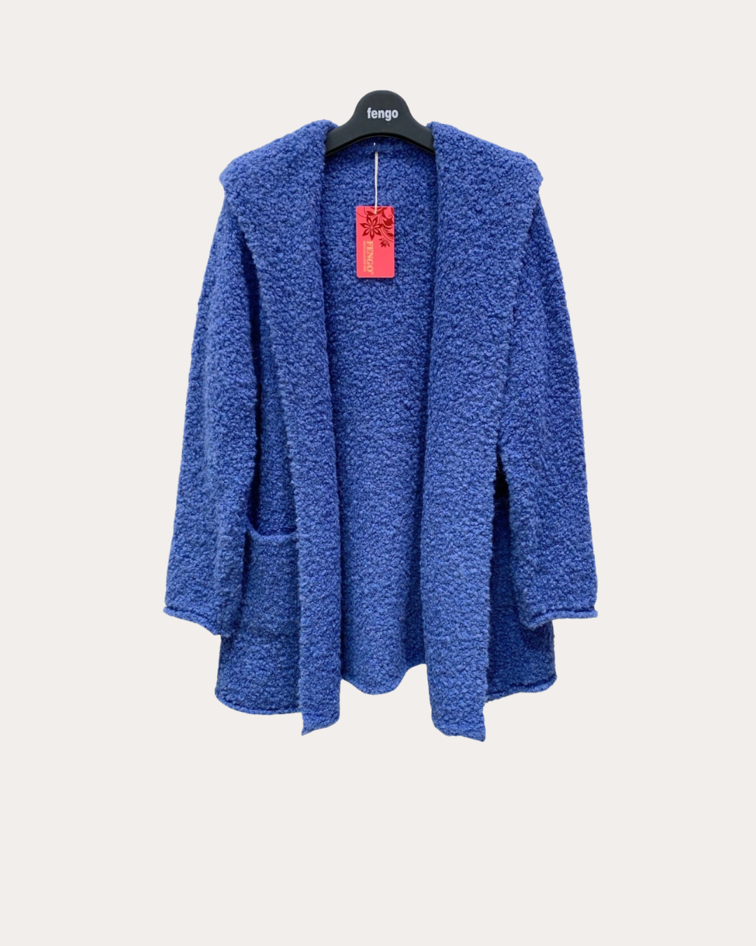 Veste bleue Fengo - mi-longue à bouclettes avec capuche, et manches longues.