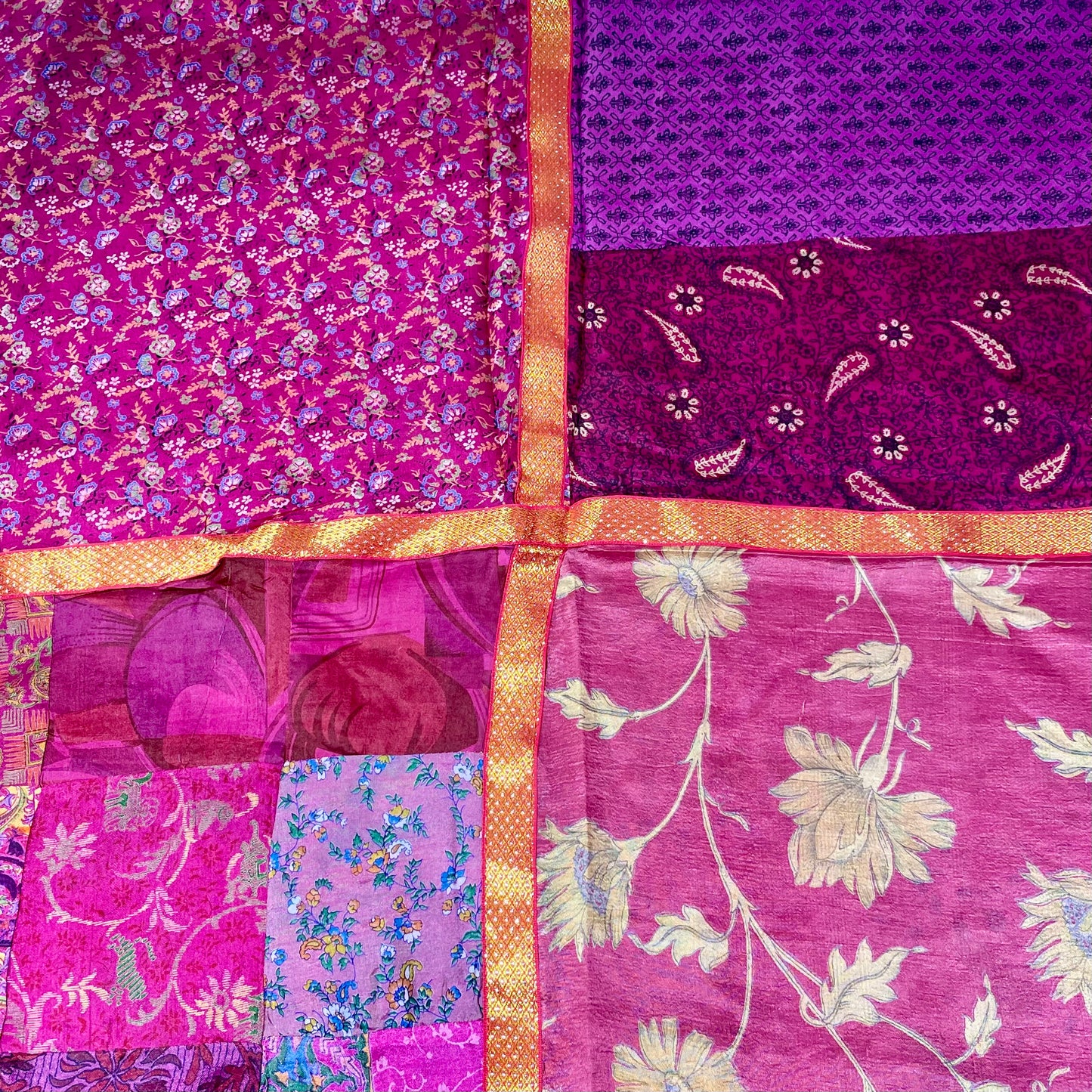 Carré Soie  Palme - 4 Patchs + 4 Tassels fushia